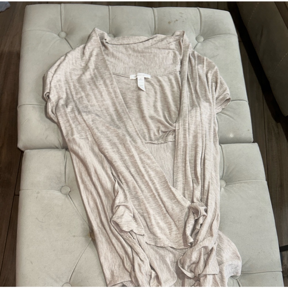 The clothing is in good condition no longer have interest for it.